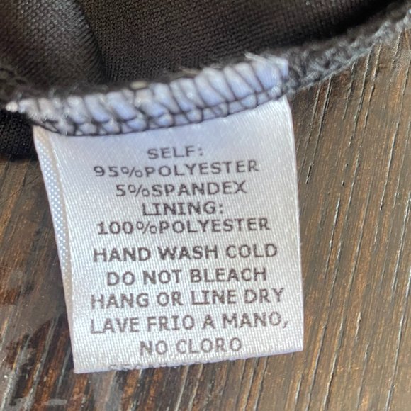 Privy Black Deep V Cut Peplum Blouse ✨🖤 - Picture 4 of 5